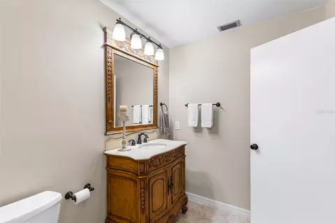 Bath - 216 Shore Loop, Winter Haven, FL 33884 photo 2 of 3
