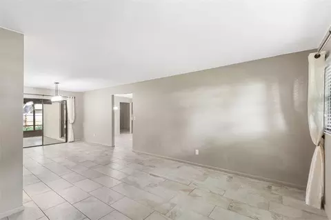 Living - 216 Shore Loop, Winter Haven, FL 33884 photo 4 of 8
