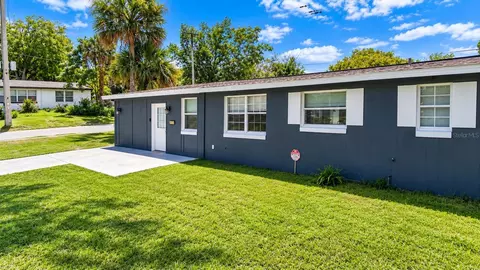 852 Derbyshire Rd, Daytona Beach, FL 32117