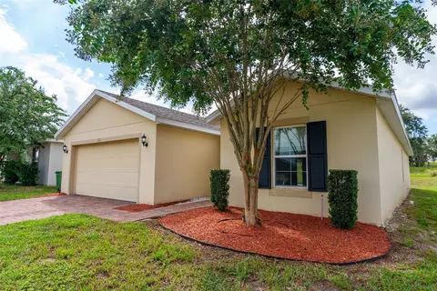 Exterior - 1333 Lucerne Loop Rd NE, Winter Haven, FL 33881 photo 2 of 5