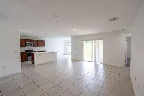 Living - 1333 Lucerne Loop Rd NE, Winter Haven, FL 33881 photo 3 of 3
