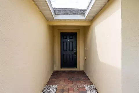 Entry Way - 1333 Lucerne Loop Rd NE, Winter Haven, FL 33881 photo 3 of 3