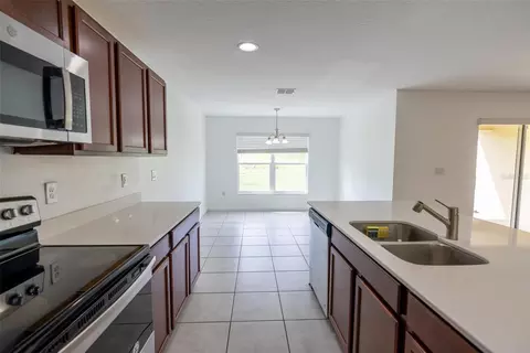 Kitchen - 1333 Lucerne Loop Rd NE, Winter Haven, FL 33881 photo 5 of 5