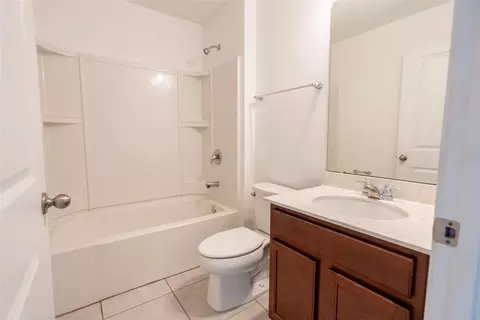 Bath - 1333 Lucerne Loop Rd NE, Winter Haven, FL 33881 photo 3 of 3