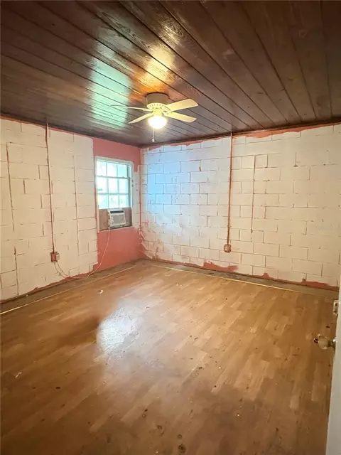 Bedroom - 2425 Gerber Dairy Rd, Winter Haven, FL 33880 photo 4 of 4