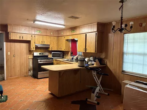 Kitchen - 2425 Gerber Dairy Rd, Winter Haven, FL 33880 photo 2 of 2