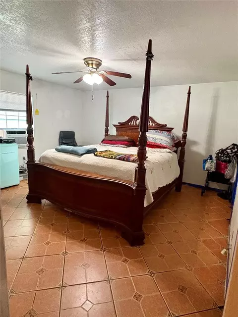 Bedroom - 2425 Gerber Dairy Rd, Winter Haven, FL 33880 photo 2 of 4