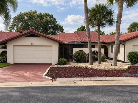 505 Clubhouse Dr, Lake Wales, FL 33898