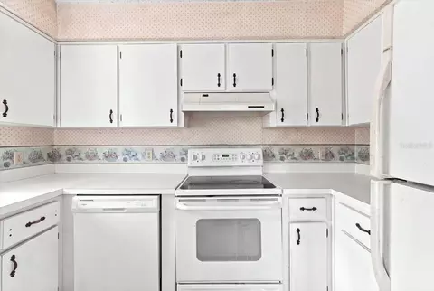 Kitchen - 745 E Hooker St, Bartow, FL 33830 photo 4 of 5