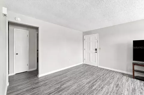 Living - 905 S Orange Ave, Bartow, FL 33830 photo 13 of 17
