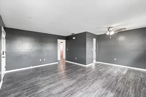 Living - 905 S Orange Ave, Bartow, FL 33830 photo 10 of 17