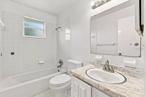 Bath - 905 S Orange Ave, Bartow, FL 33830 photo 3 of 6