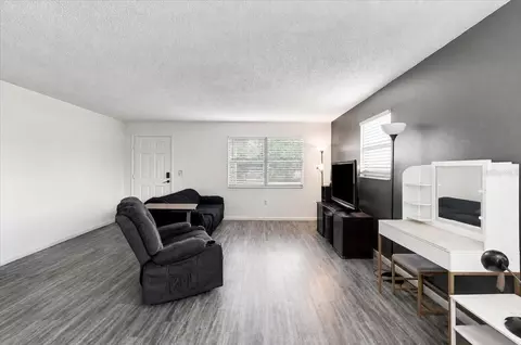 Living - 905 S Orange Ave, Bartow, FL 33830 photo 4 of 17
