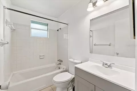 Bath - 905 S Orange Ave, Bartow, FL 33830 photo 6 of 6