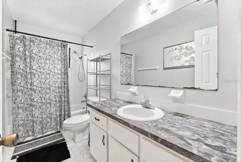 Bath - 905 S Orange Ave, Bartow, FL 33830 photo 1 of 6