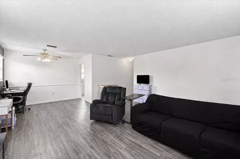 Living - 905 S Orange Ave, Bartow, FL 33830 photo 5 of 17