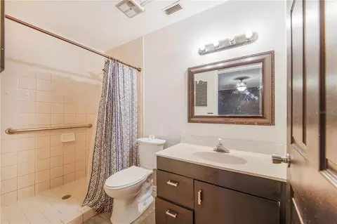 Bath - 709 Highlands Ave, Dundee, FL 33838 photo 2 of 2