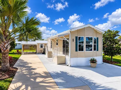 5049 Shore Line Dr, Polk City, FL 33868
