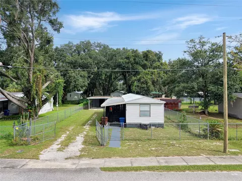 718 1st St, Polk City, FL 33868