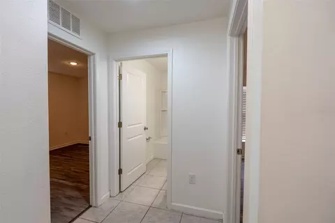 Entry Way - 1339 Lucerne Loop Rd NE, Winter Haven, FL 33881 photo 2 of 5