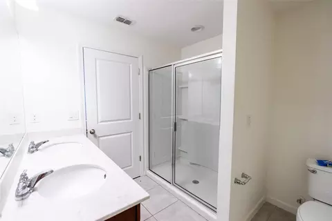 Bath - 1339 Lucerne Loop Rd NE, Winter Haven, FL 33881 photo 2 of 4