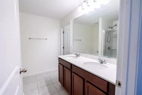 Bath - 1339 Lucerne Loop Rd NE, Winter Haven, FL 33881 photo 1 of 4