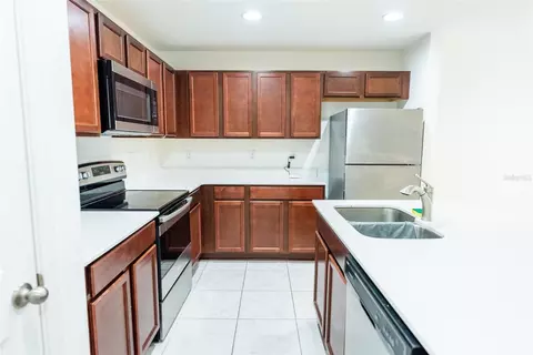 Kitchen - 1339 Lucerne Loop Rd NE, Winter Haven, FL 33881 photo 3 of 6