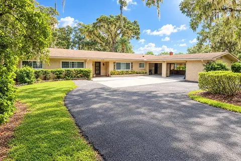 1020 W Lake Hamilton Dr, Winter Haven, FL 33881