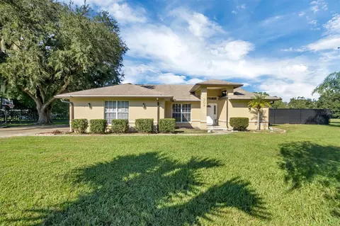 302 N Webb Rd, Plant City, FL 33566