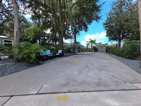 128 Stallion Ln, Lake Wales, FL 33898