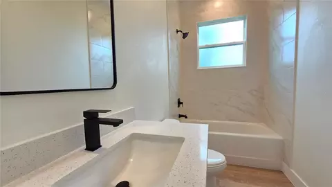 Bath - 5919 Cortez Blvd, Sebring, FL 33872 photo 8 of 9