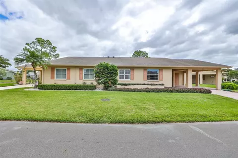 404 Gladstone Pl #404, Sun City Center, FL 33573