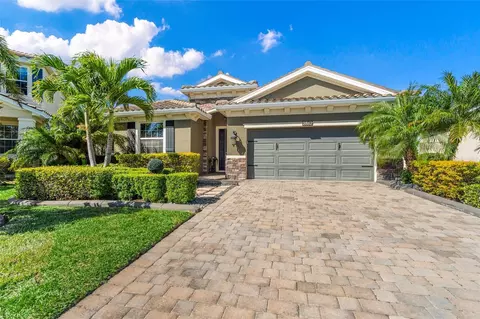 2862 Oriole Dr, Sarasota, FL 34243