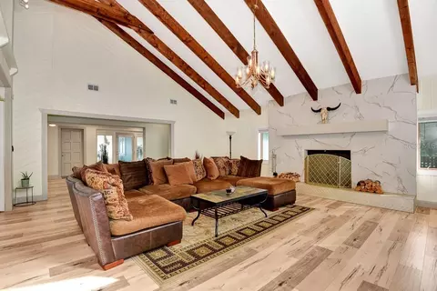 Living - 213 Riverbend Rd, Ormond Beach, FL 32174 photo 4 of 4