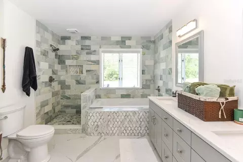 Bath - 213 Riverbend Rd, Ormond Beach, FL 32174 photo 3 of 8