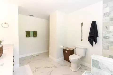 Bath - 213 Riverbend Rd, Ormond Beach, FL 32174 photo 5 of 8