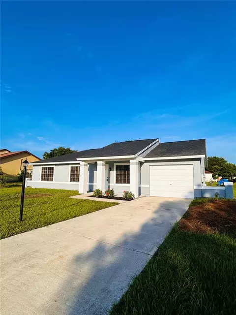 318 Oak Track Dr, Ocala, FL 34472