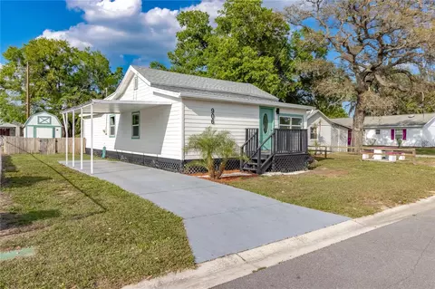 906 SE 3rd St, Mulberry, FL 33860