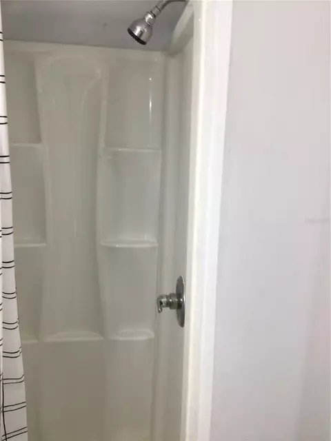 Bath - 1010 Dakota Ave, Saint Cloud, FL 34769 photo 4 of 5
