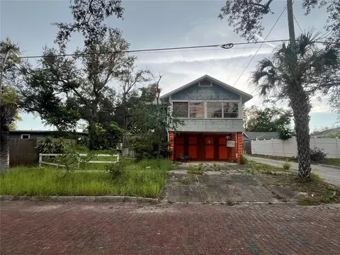 212 48th St N, Saint Petersburg, FL 33713