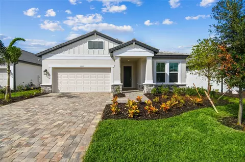 17217 Savory Mist Cir, Lakewood Ranch, FL 34211