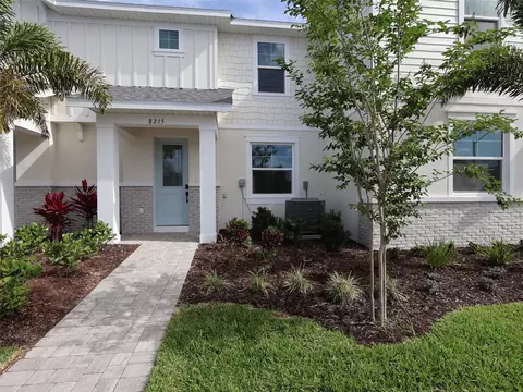 8215 Seaflower Pkwy, Bradenton, FL 34210