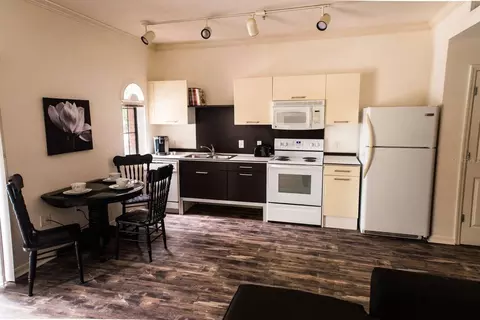 20 SW 6th St #206, Gainesville, FL 32601