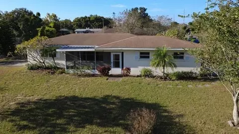 612 E Pearce Ave, Eagle Lake, FL 33839