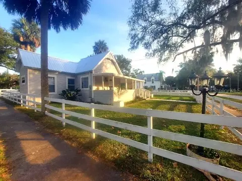 246 N Oak Ave, Orange City, FL 32763