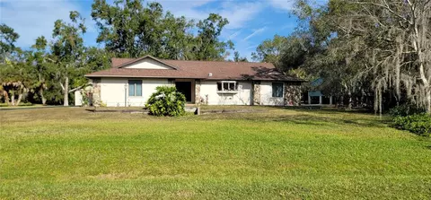 3664 Walden Pond Dr, Sarasota, FL 34240