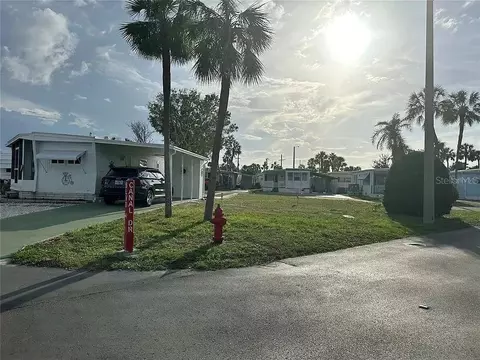 4851 W Gandy Blvd #B5L37, Tampa, FL 33611