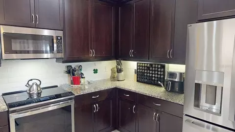 Kitchen - 12840 24th Street Cir E, Parrish, FL 34219 photo 4 of 5