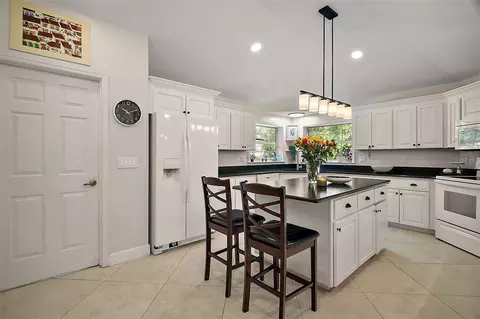 Kitchen - 35350 County Road 439, Eustis, FL 32736 photo 4 of 6