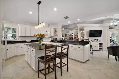 Kitchen - 35350 County Road 439, Eustis, FL 32736 photo 3 of 6